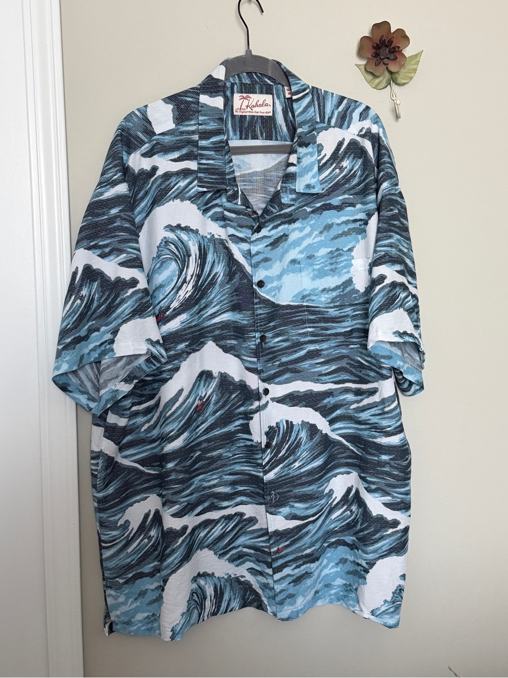 Kahala Blue Wave Casual Short-Sleeve Button Down Shirt